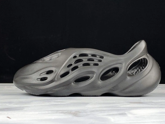 Slide Runner Foam Yeezy 1124